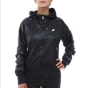 Nike The Windrunner Jacket in Habanero  Red Size S NWOT